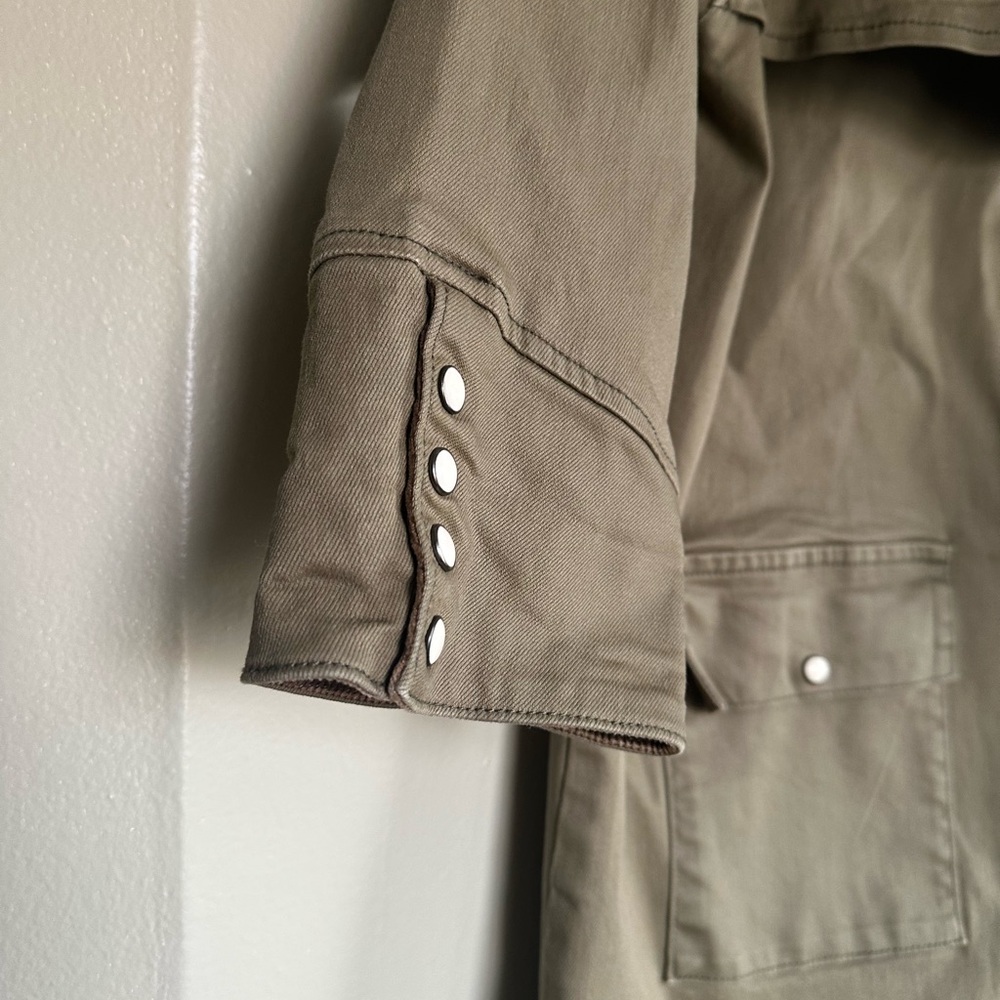 Found - trench coat ! Never worn ! - Picture 2 of 6
